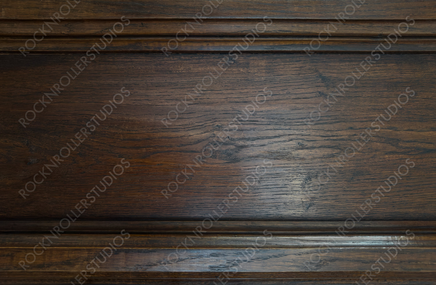 Wooden Elegance: Close-Up of Dark Wood Grain with Natural Patterns